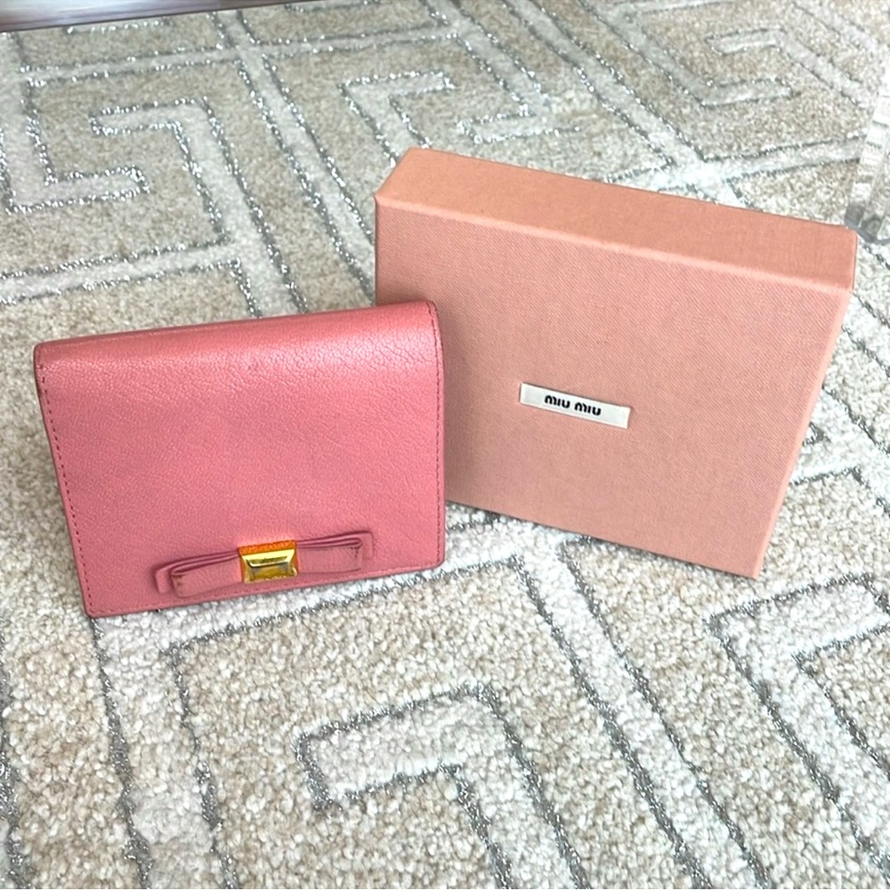 Miu Miu Bifold leather pink wallet and Miu Miu box